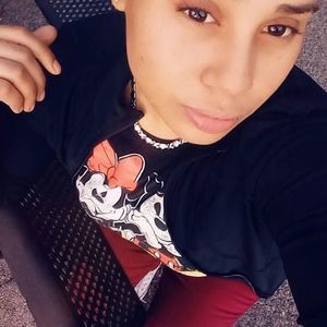 Meet your Posher, Crystal